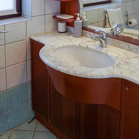 2 Bedroom Lovely In