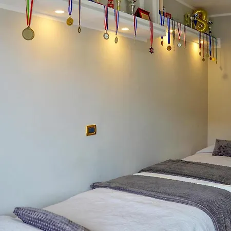 アパート 2 Bedroom Lovely In ロヴィニ