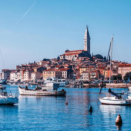 2 Bedroom Cozy In Appartement Rovinj