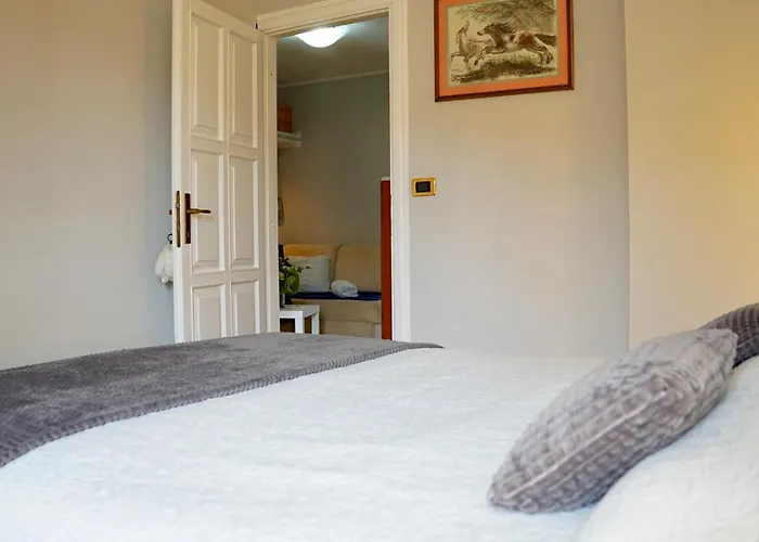 2 Bedroom Cozy In Appartement