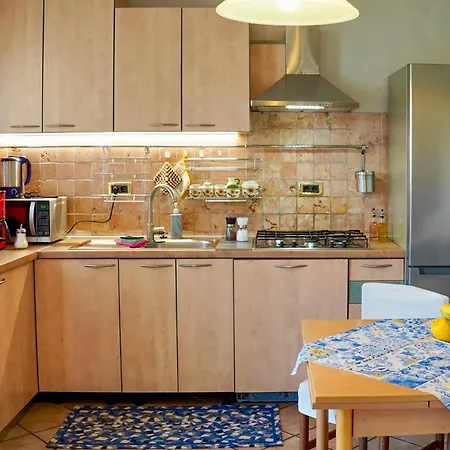 2 Bedroom Cozy In Appartamento