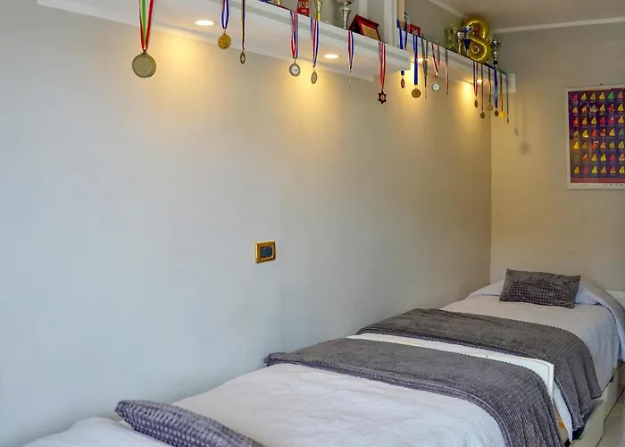 דירה 2 Bedroom Cozy In רוביני